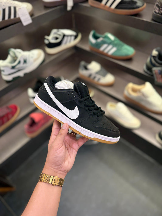 Nike SB Dunk Low Black Gum