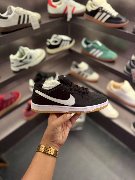 Nike SB Dunk Low Black Gum