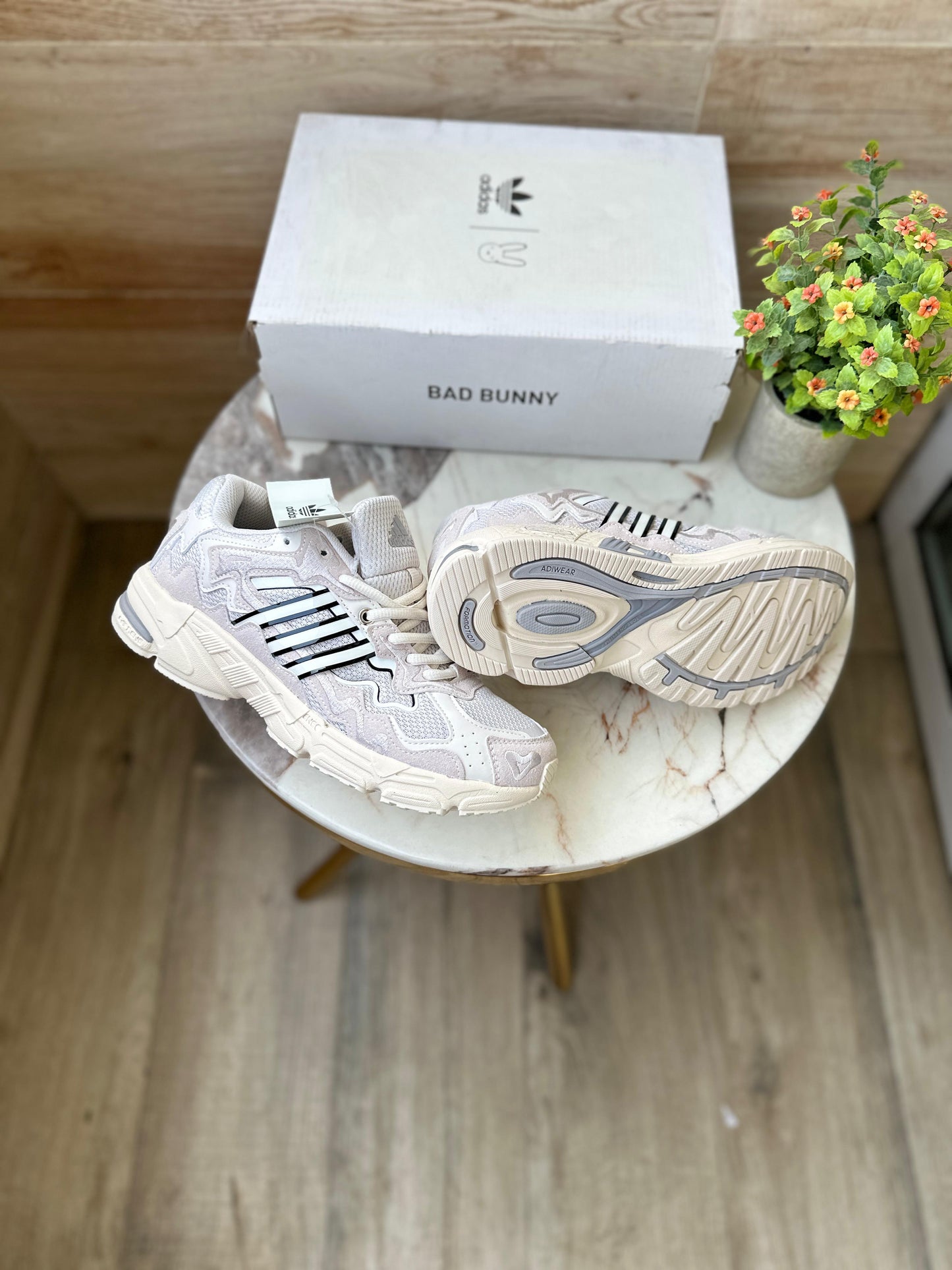 🤍 Adidas Off-White Wave Runner – Premium Comfort & Street Style