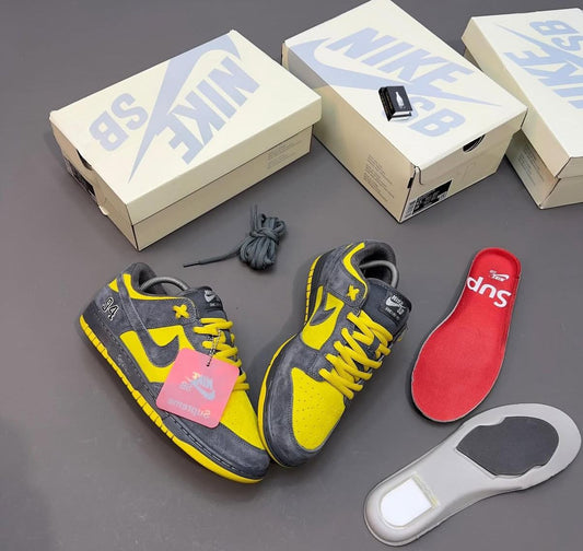 Supreme x Nike SB Dunk Low "Camper Green" – 2025 Release